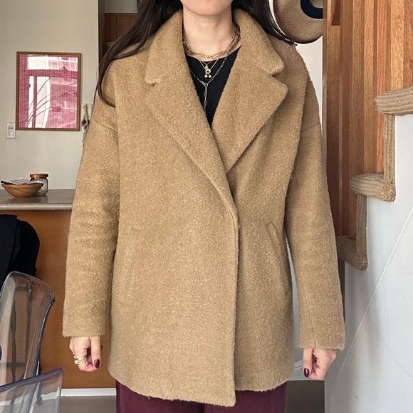 Beige winter coat size Small - Picture 3 of 9